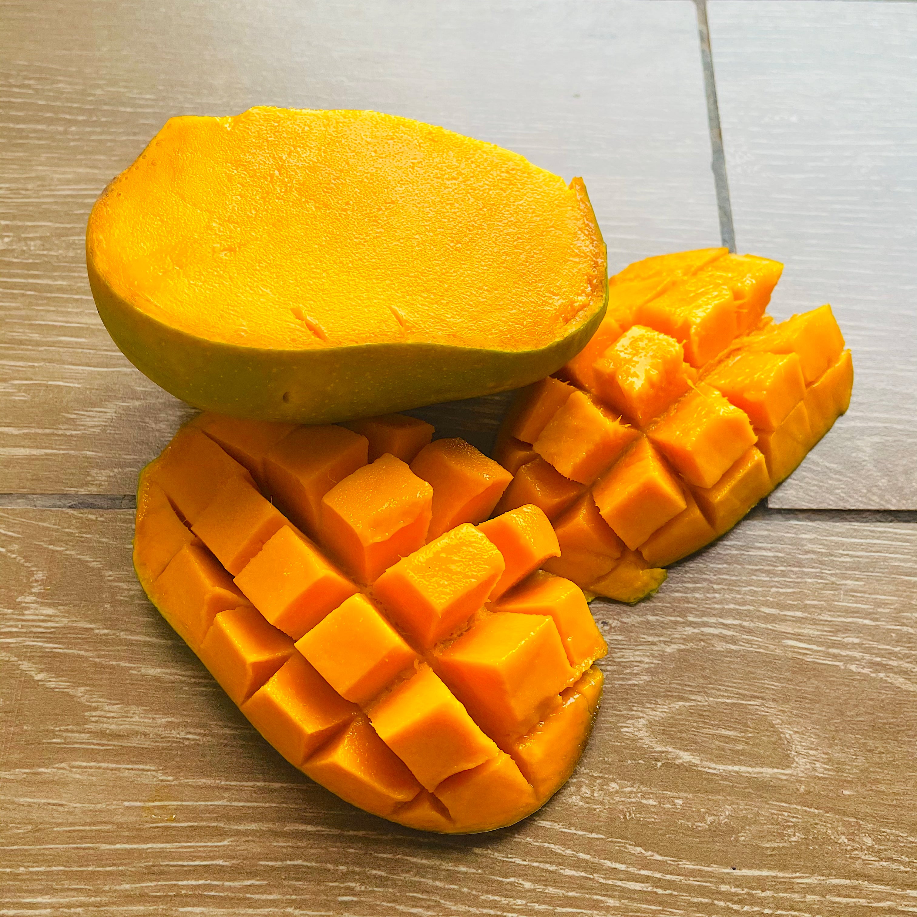 Alphonso Mangoes - Premium Quality - Spotless Fruits 